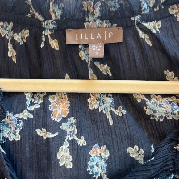 Lilla P like new navy floral blouse, like new - Picture 2 of 4